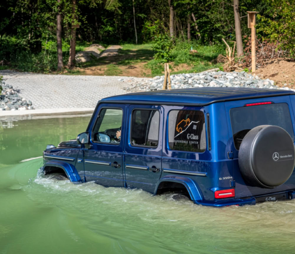 MERCEDES G-KLASSE EXPERIENCE CENTER WATTIEFE  NP NEARLY PERFECT