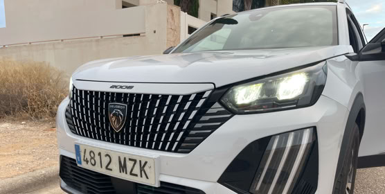 Der elegante Peugeot 2008  unter der NP NEARLY PERFECT Profi Lupe