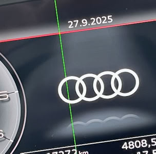NP_AUDI_Q5_SPORTBACK  IM TEST  BEI NEARLY PERFECT MIT DISPLAYFEHLER