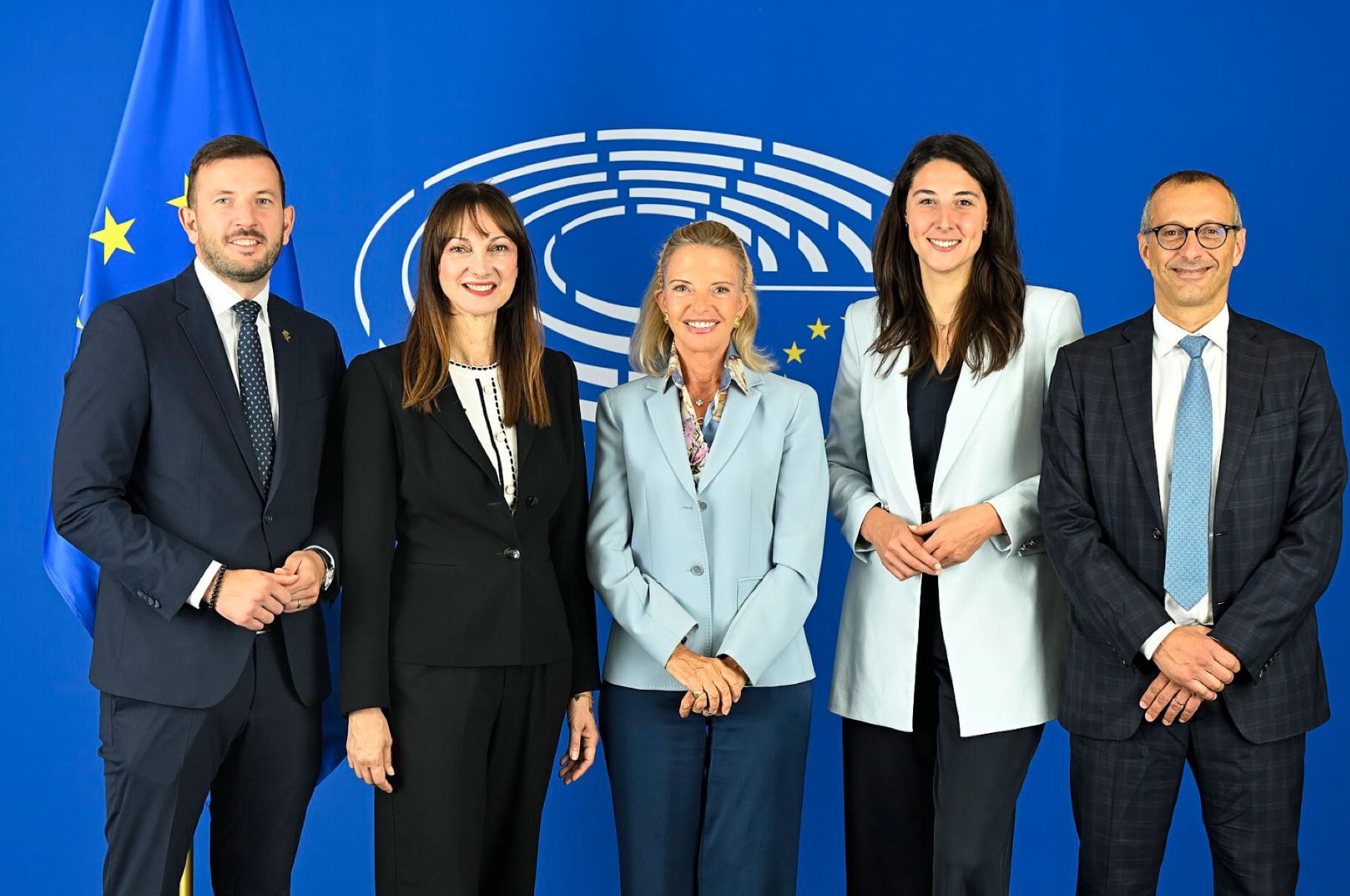 NP-NEARLY-PERFECT-NEARLYPERFECT-NEWS-EU_PARLAMENT-KLIMAZIELE- DG_MOVE-TRAN-EU