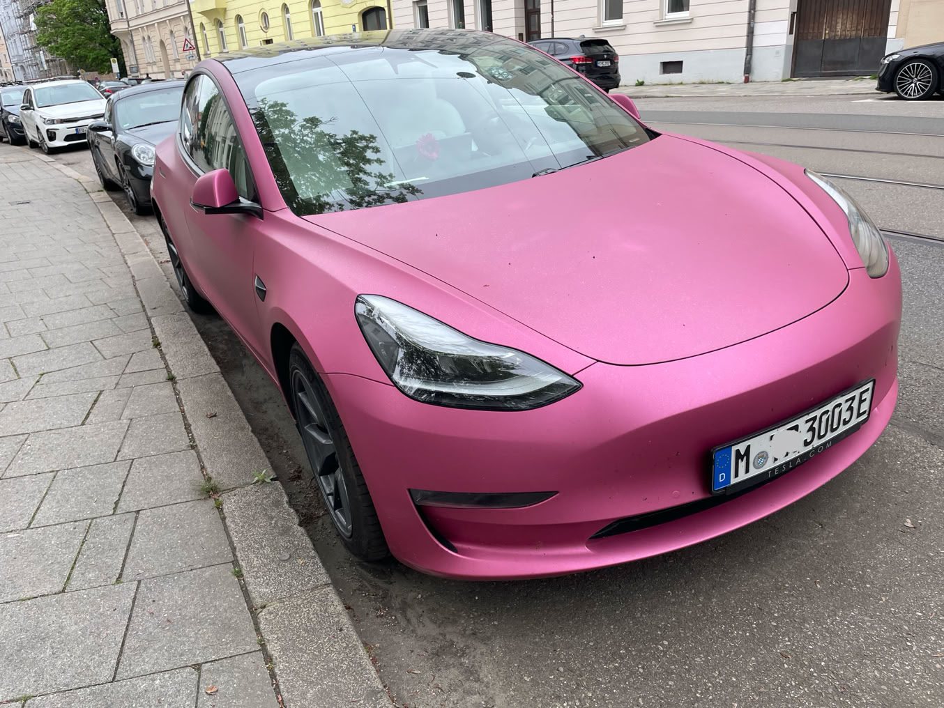 NP_NEARLY_PERFECT/NP/BARBIE/MÜNCHEN/TESLA/OSCAR