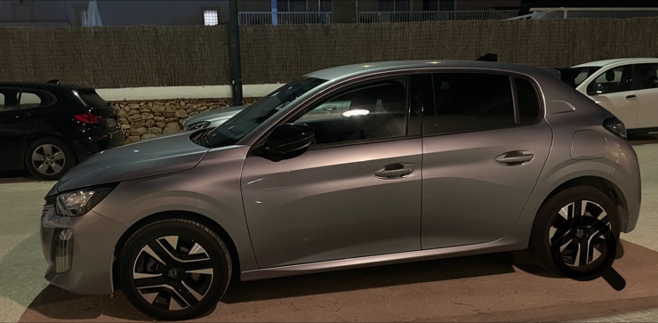 NP-NEARLYPERFECT-PEUGEOT-208HYBRID-TESTING-NPPROFILUPE