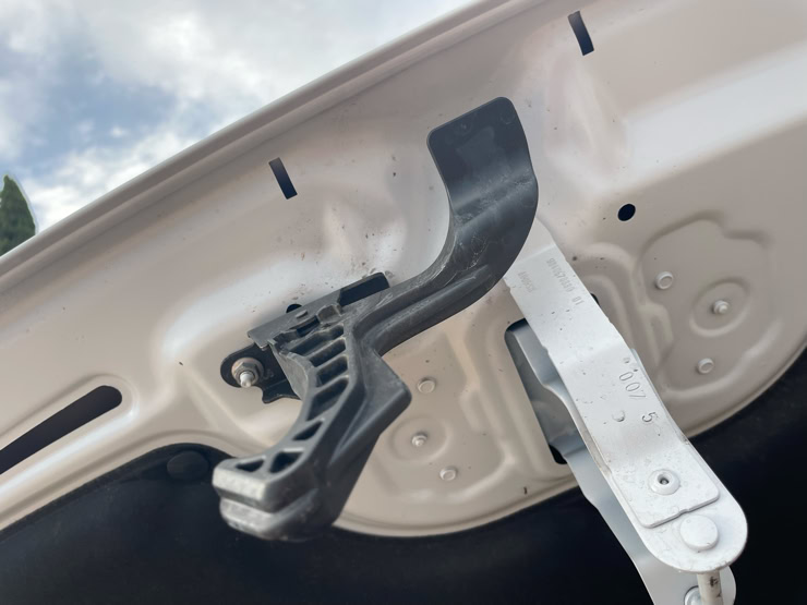 NP PEUGEOT 2008 NP PROFI LUPE NEARLY PERFECT