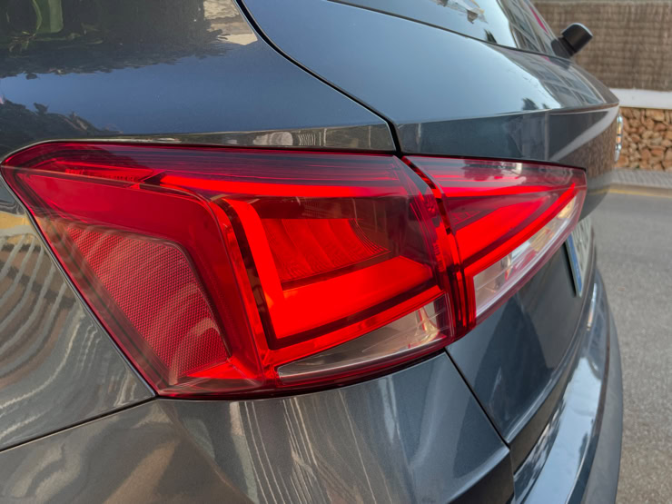 SEAT-ARONA-NP-NEARLY-PEFECT-NPNEARLYPERFECT