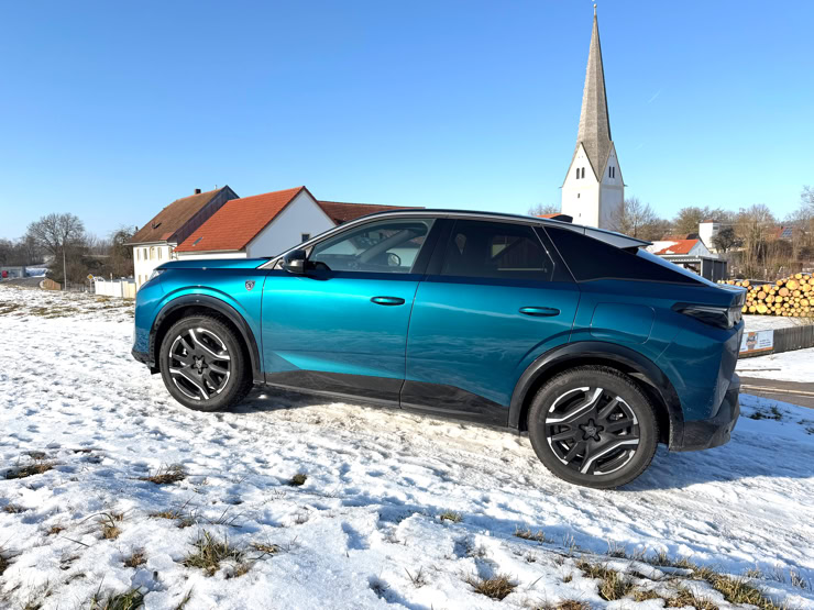 Boarisch NP NEARLY PERFECT DER VOLLELEKTRISCHE PEUGEOT E-3008 GT UNTER DER NP PROFI LUPE